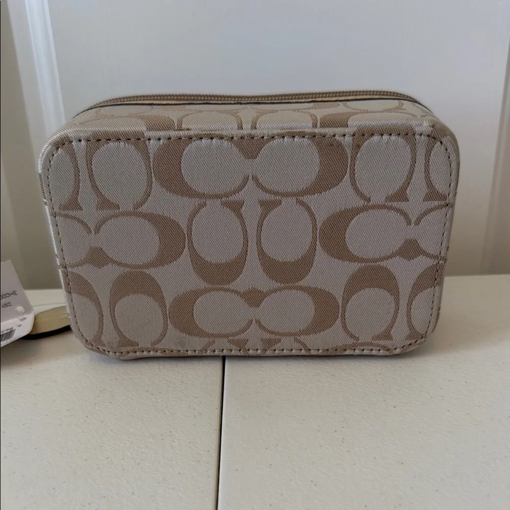 * NWT - COACH DAISY PATTERN TRAVEL JEWELRY CARRIER - Picture 6 of 8